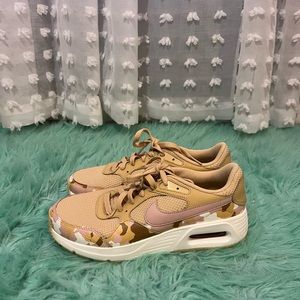 Nike Air Camouflage Shoes Size 8.5 Women’s